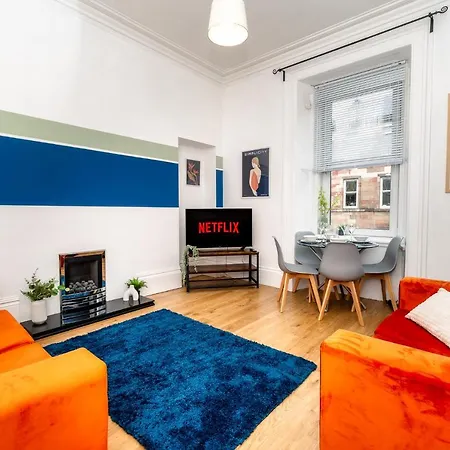 Cosy Retreat - Charming 2-Bed Apartment Greenock Esterno foto