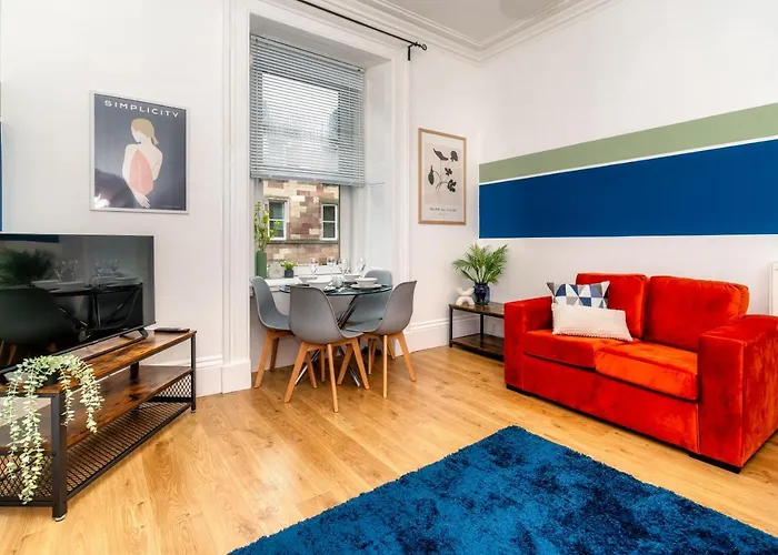 Cosy Retreat - Charming 2-Bed Apartment