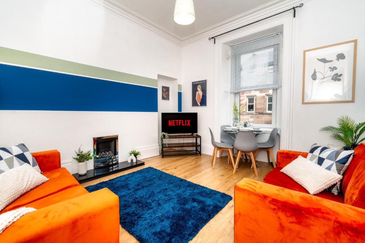 Cosy Retreat - Charming 2-bed Apartment Greenock