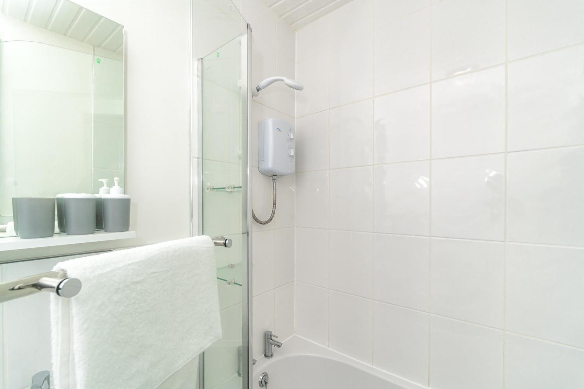 Cosy Retreat - Charming 2-bed *